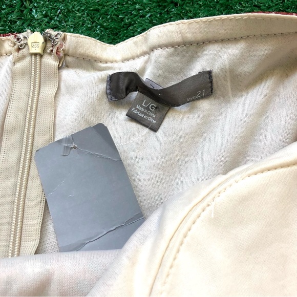 Forever 21 Floral Strapless Dress with Ruffle Details Size L - Picture 6 of 7